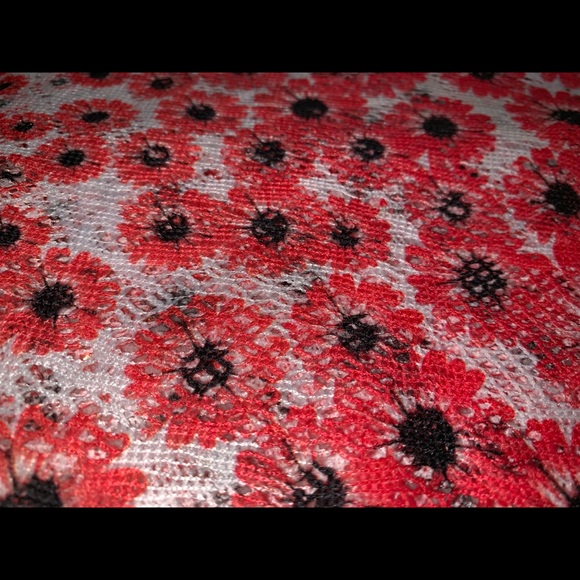 Floral Crop Top - Picture 3 of 3